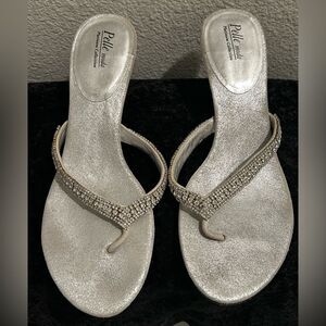Pelle Moda Women's Crystal Bling Thong Leather Sandals – Size 9